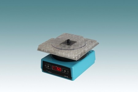 LD453 microplate rázó