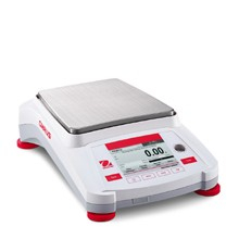Adventurer AX5202 belső kalibrációjú, 5200 g kapacitású, 0,01 g-os osztású precíziós mérleg﻿﻿﻿﻿﻿﻿